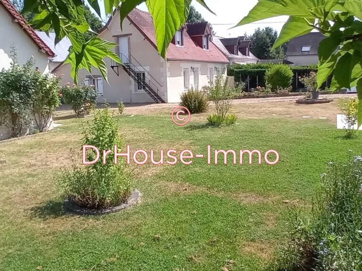 Maison à vendre - 6 pièces - 123m2 - Savigné-Sur-Lathan (37340)