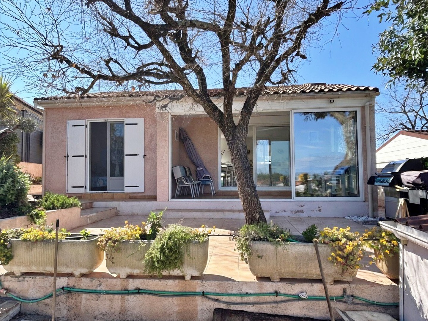 Maison à vendre - 3 pièces - 65m2 - Roquebrune-Sur-Ar... (83520)