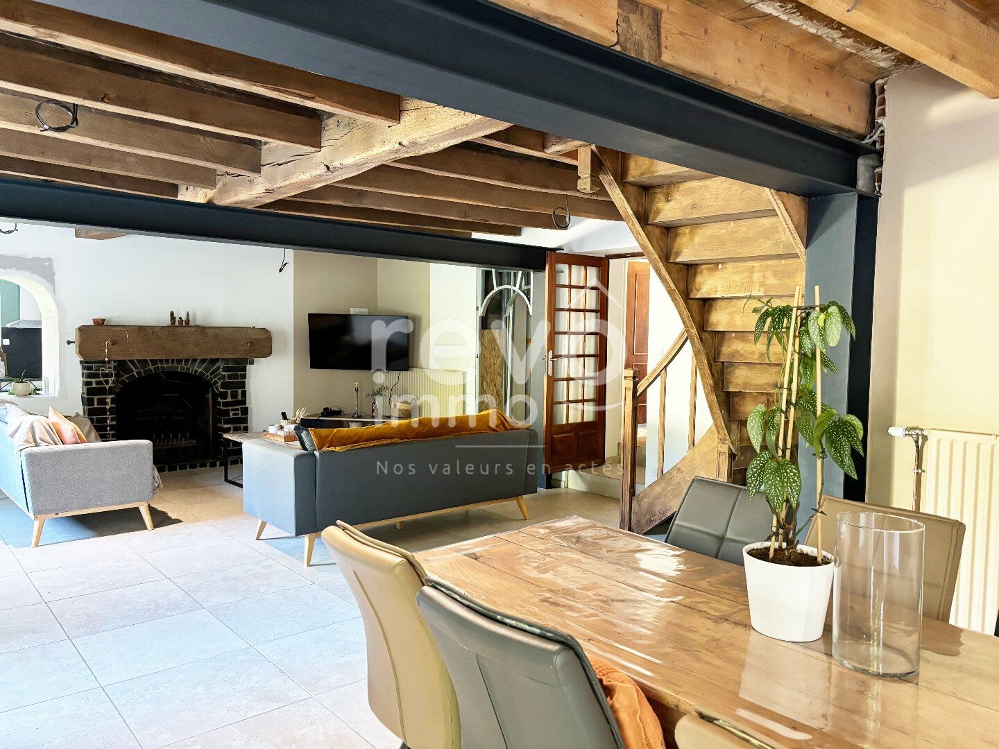 Maison à vendre - 5 pièces - 162m2 - Saint-Pardoux-Sou... (79310)