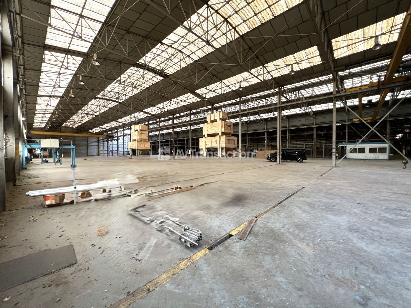 A vendre , Chaufour -les-Bonnières ( 78270 ) entrepot 8680 m2