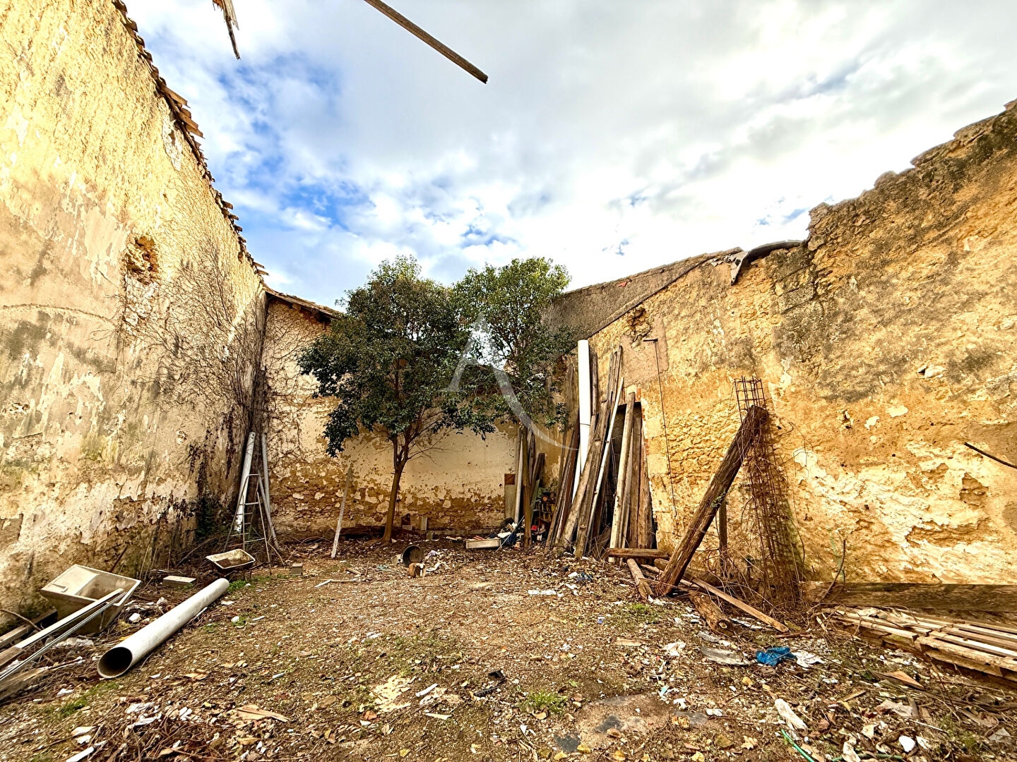 Méze, proche centre ville terrain constructible