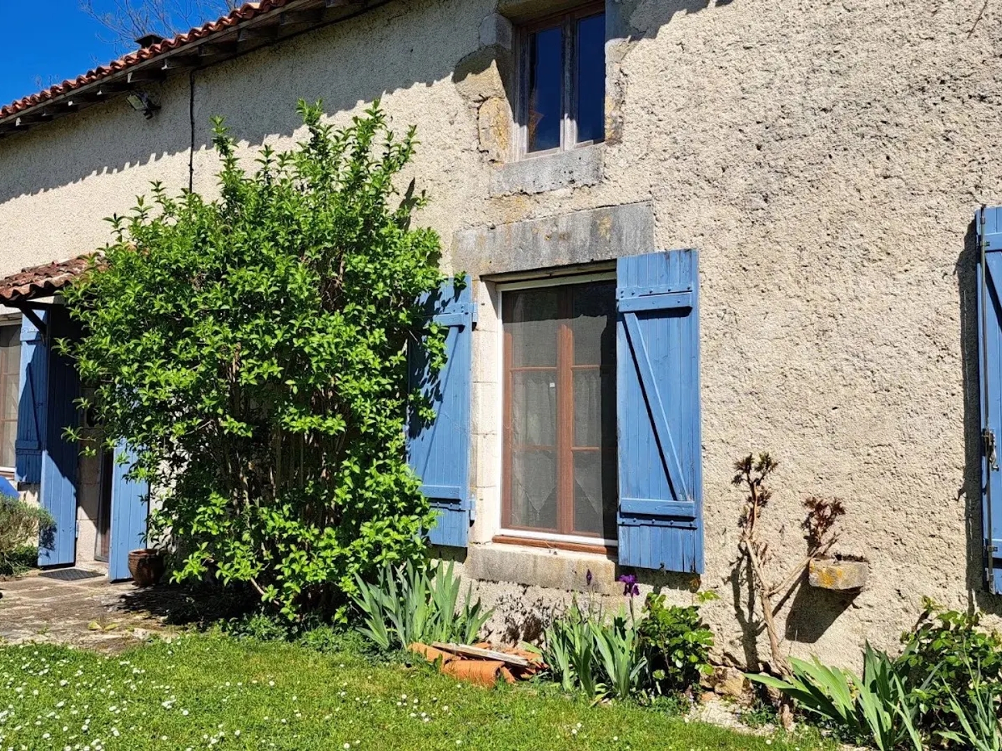 Maison à vendre - 4 pièces - 137m2 - Nérignac (86150)