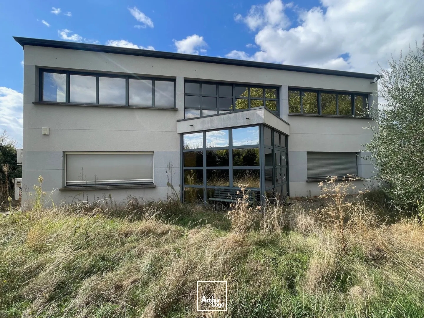 Immeuble de bureaux indépendant de 400 m2, proche gare et autoroute