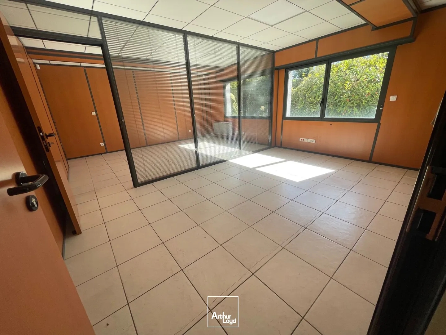 Immeuble à vendre - 400m2 - Le Val D'hazey (27600)