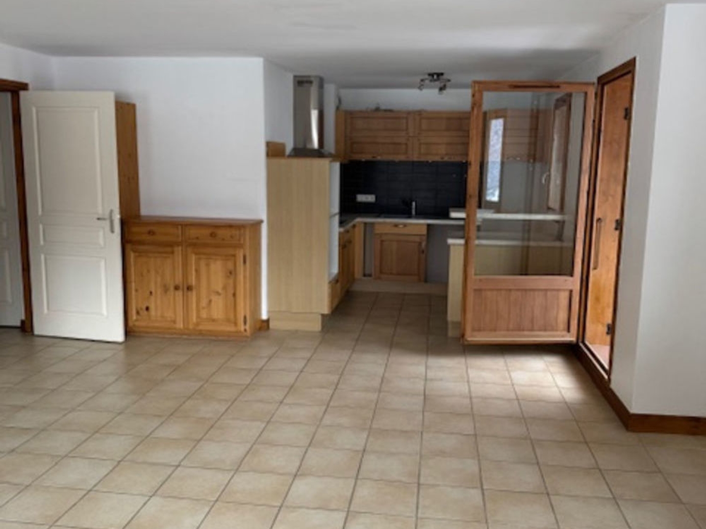 ACHAT-VENTE APPARTEMENT 4 piéces -Emplacement de Parking privatif couvert cave- vue exceptionnelle - 73350 CH