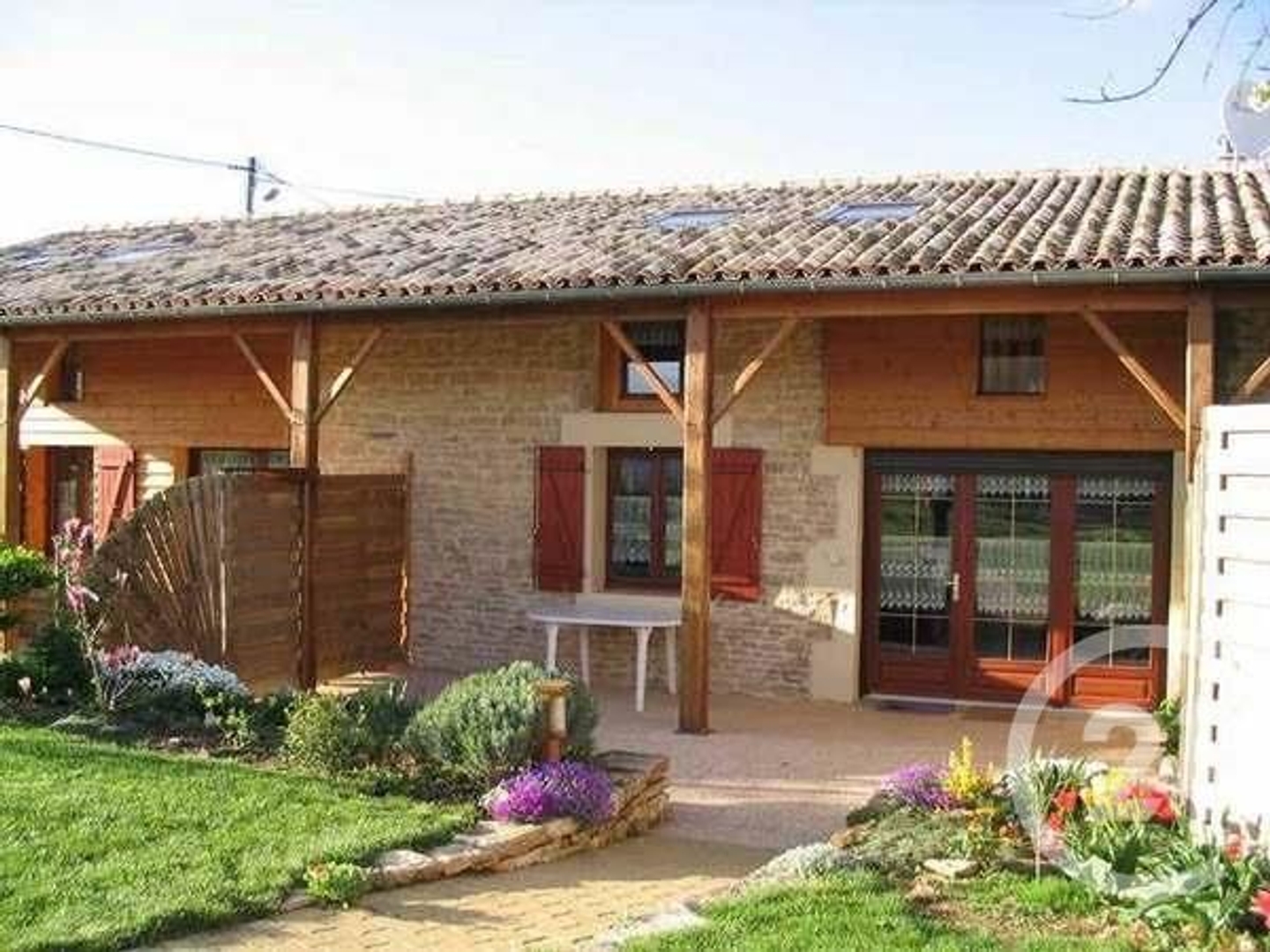 Maison à vendre - 9 pièces - 298m2 - Lezay (79120)