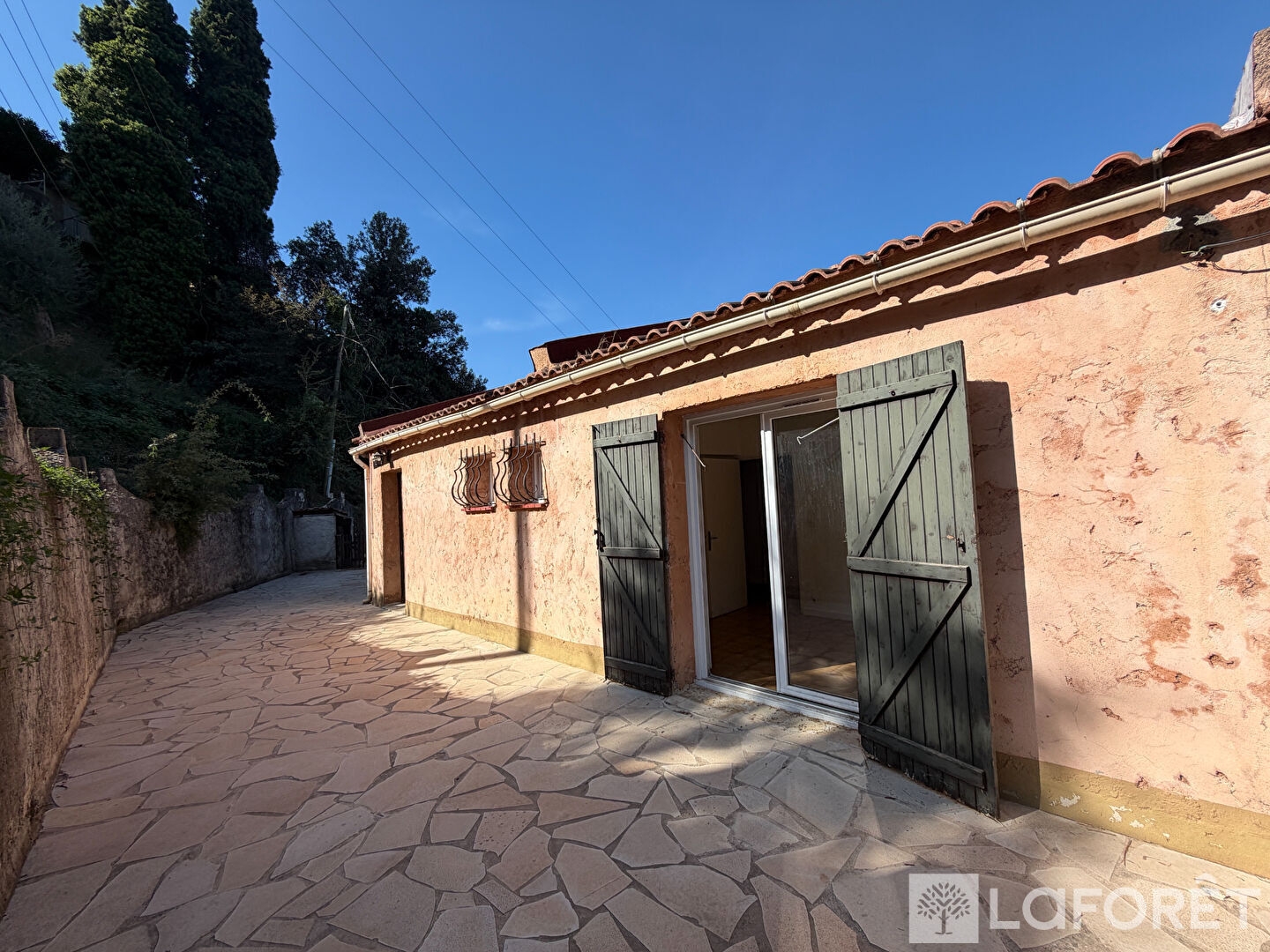 CASTAGNIERS HAUT DE VILLA - 90 m² - VUE MONTAGNES