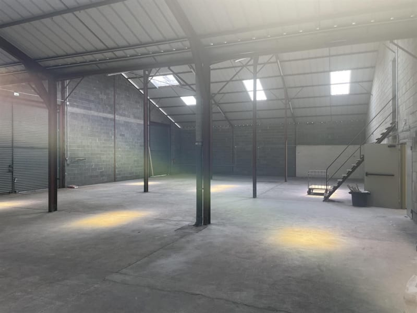 Locaux à vendre - 1850m2 - Vitry-En-Charollais (71600)