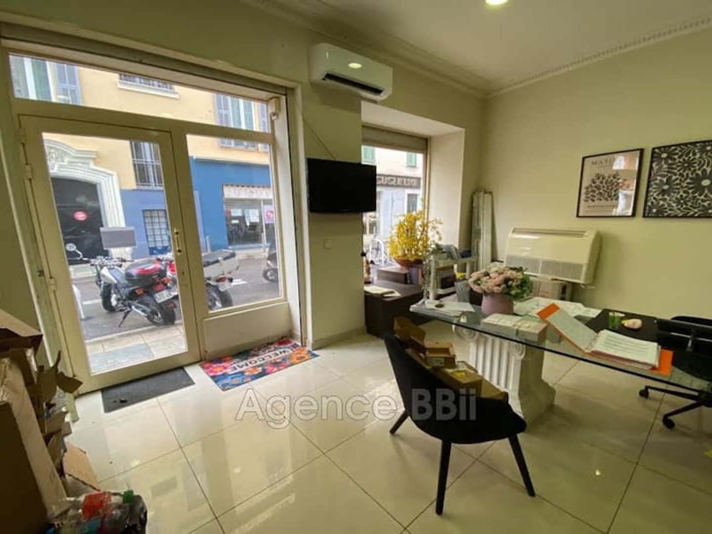 Local 48 m²