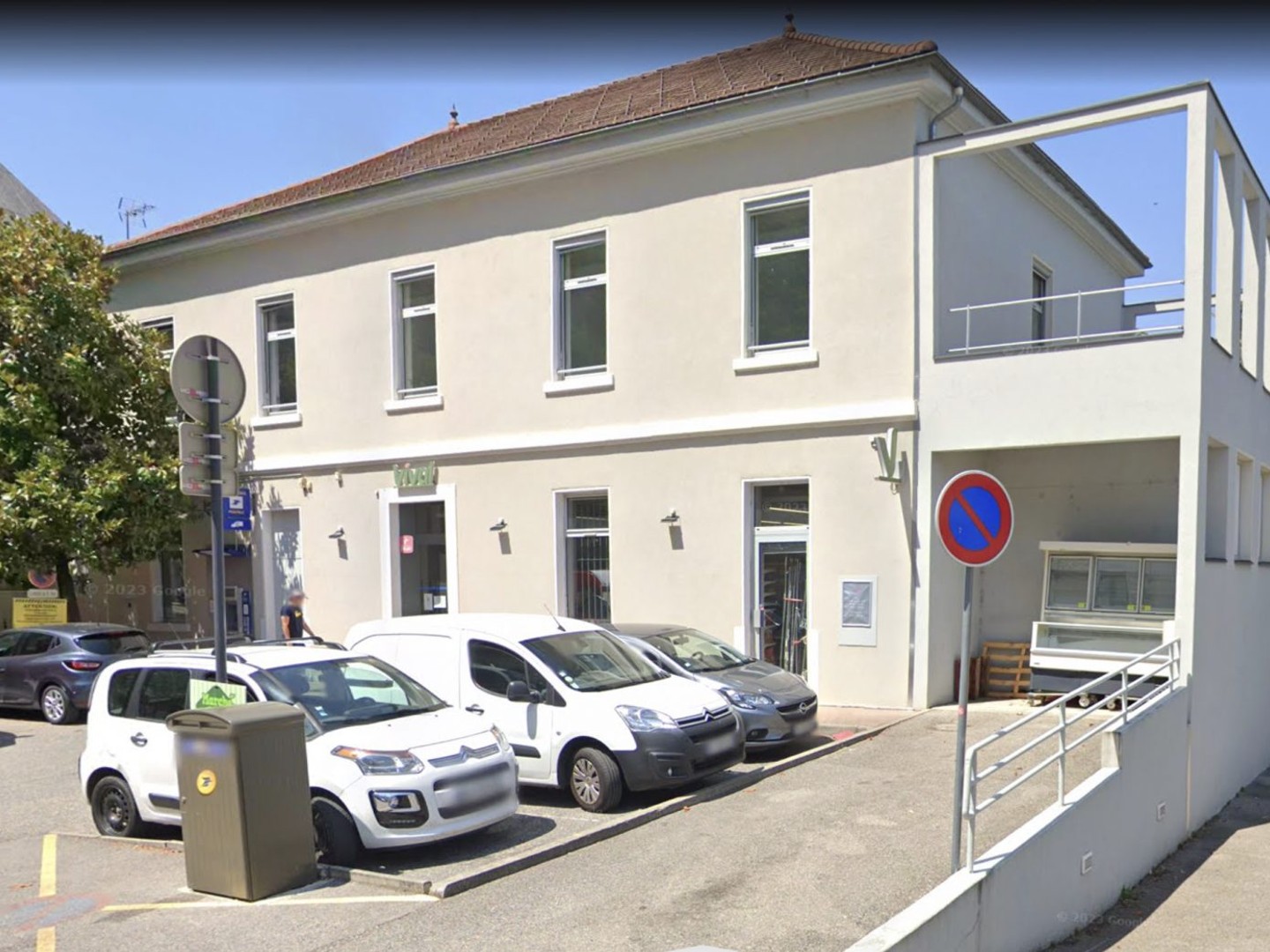 Local commercial 148 m²