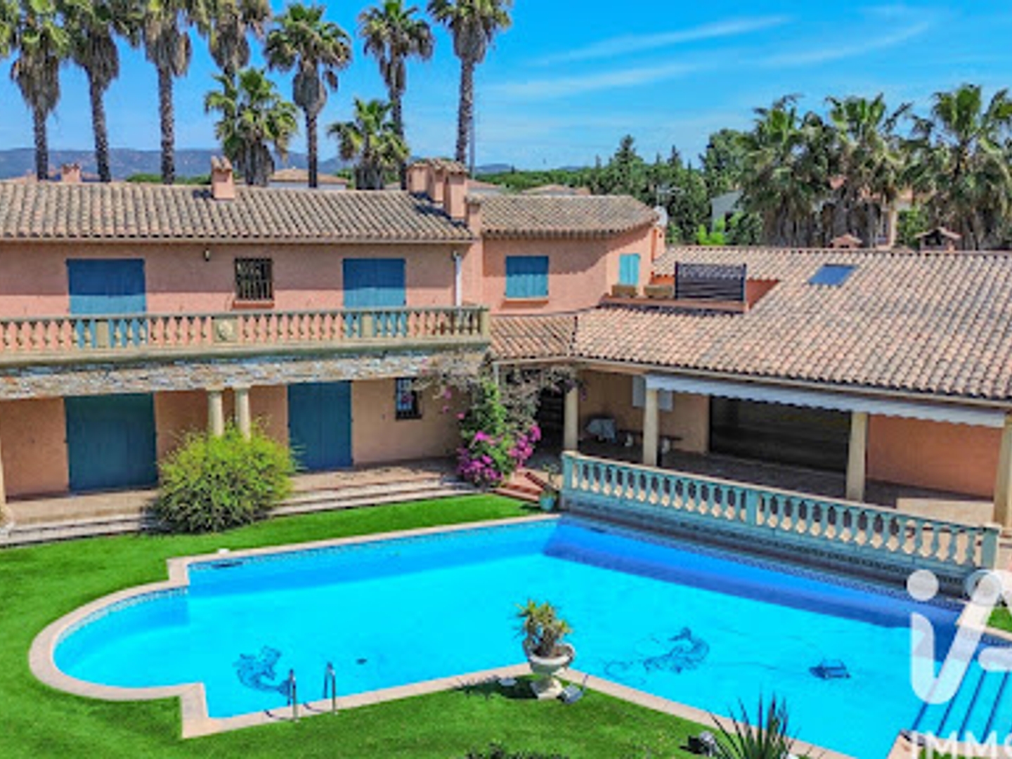 Maison à vendre - 9 pièces - 420m2 - La Mure-Argens (04170)