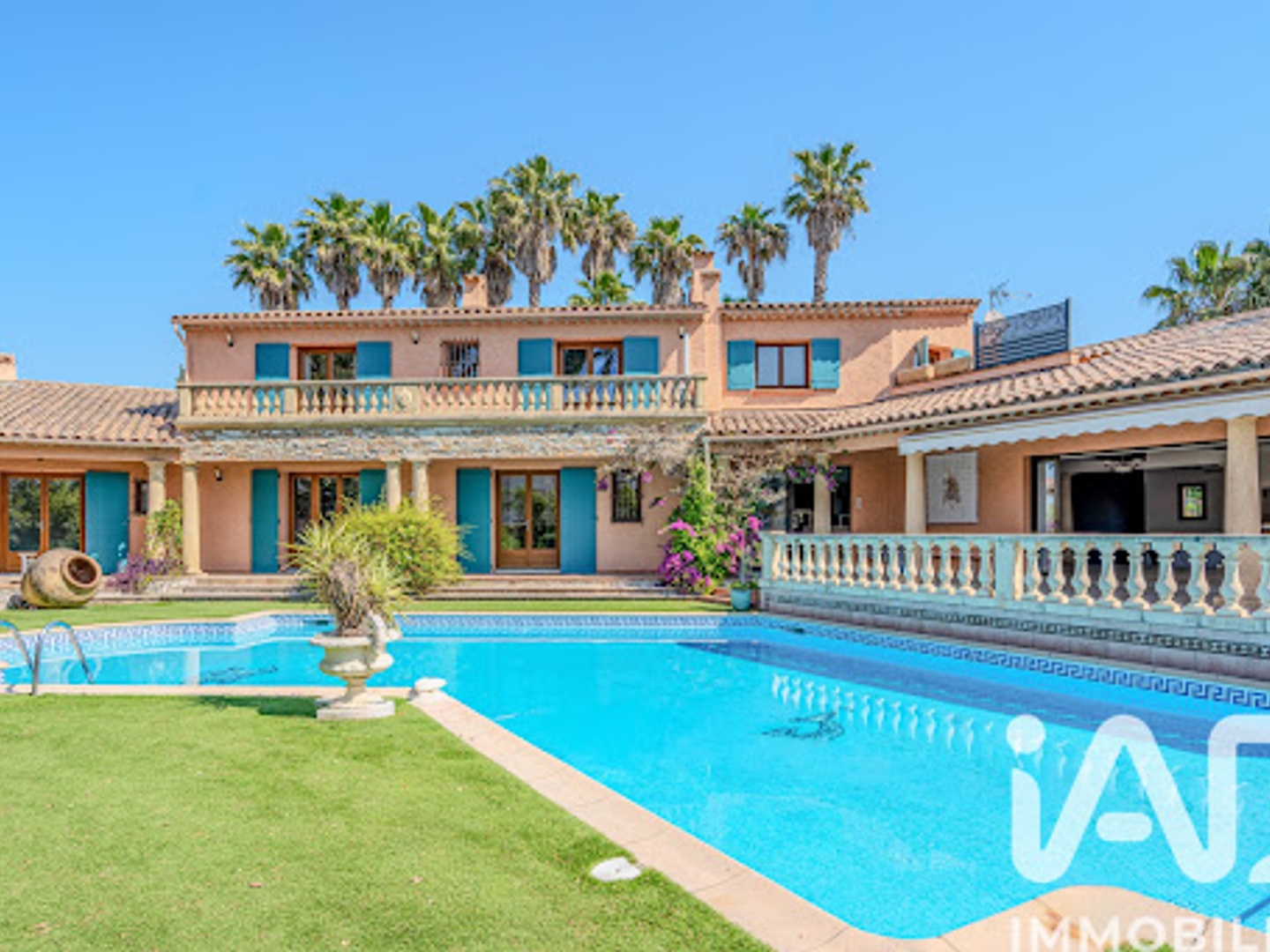 Maison à vendre - 9 pièces - 420m2 - La Mure-Argens (04170)