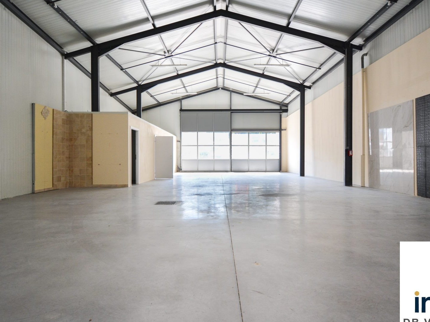 Locaux à vendre - 4 pièces - 203m2 - Abrest (03200)