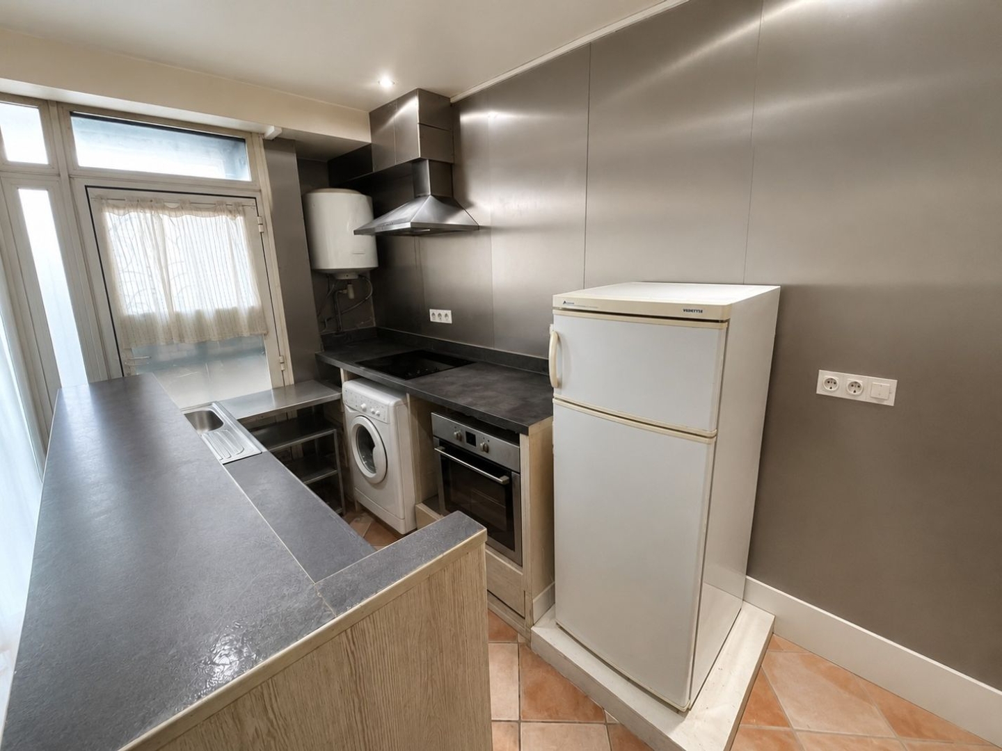 Appartement à vendre - 1 pièce - 33m2 - Aigues-Mortes (30220)