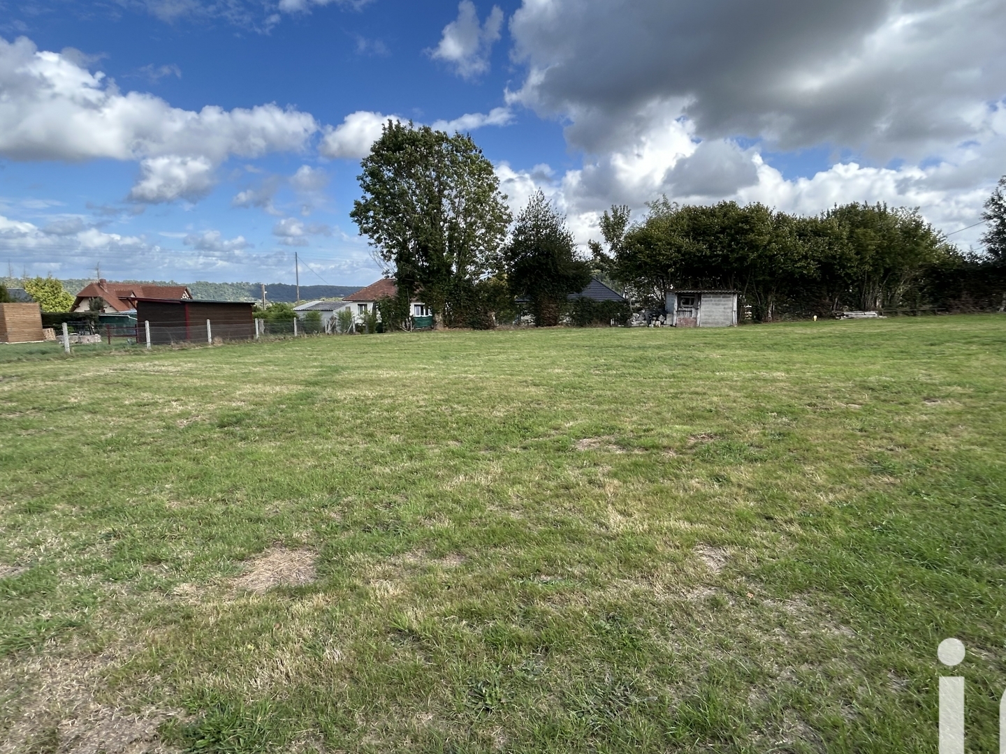 Terrain à vendre - 1072m2 - Pont-Audemer (27500)