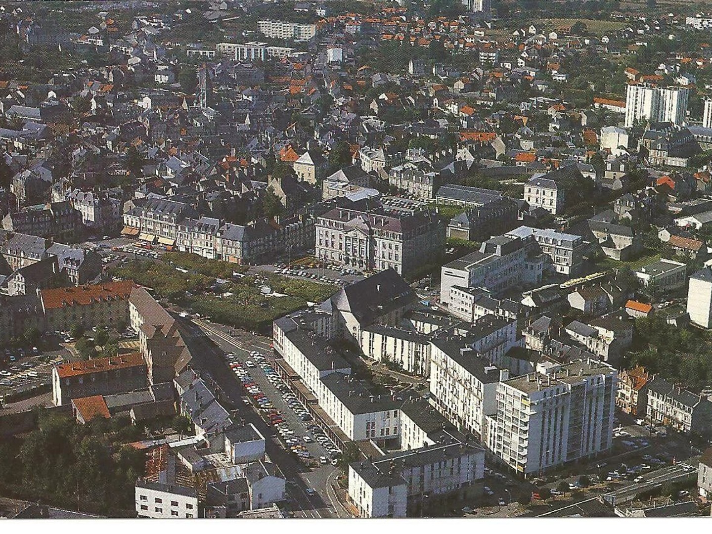 Vente Local Loué GUERET - Renta possible +10%