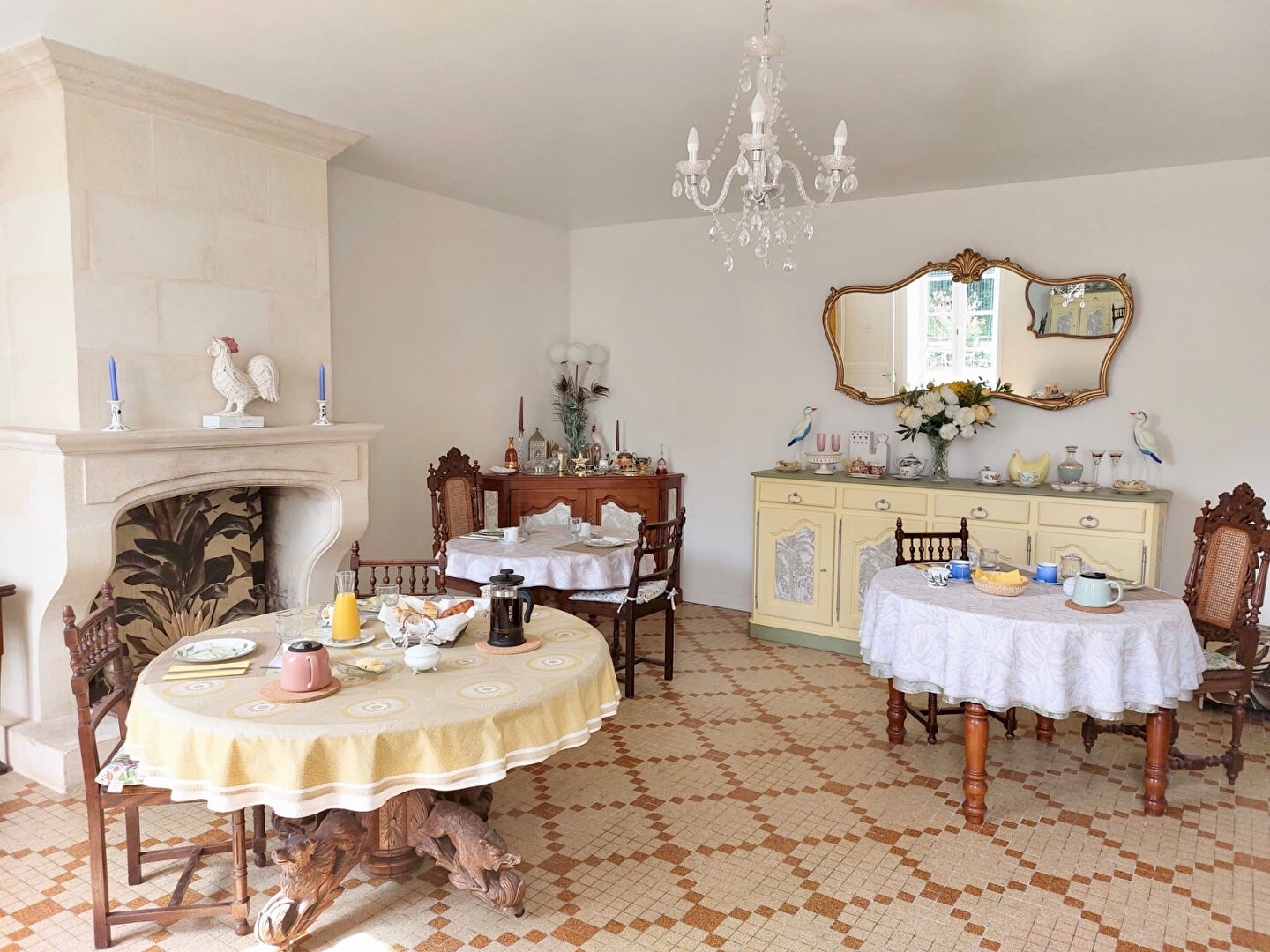 Maison à vendre - 9 pièces - 9303m2 - Saint-Jean-D'angély (17400)