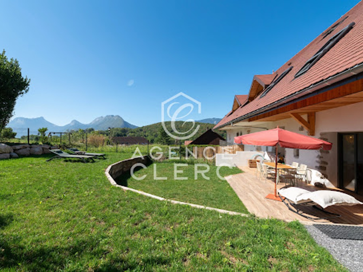 Maison à vendre - 5 pièces - 236m2 - Talloires-Montmin (74290)