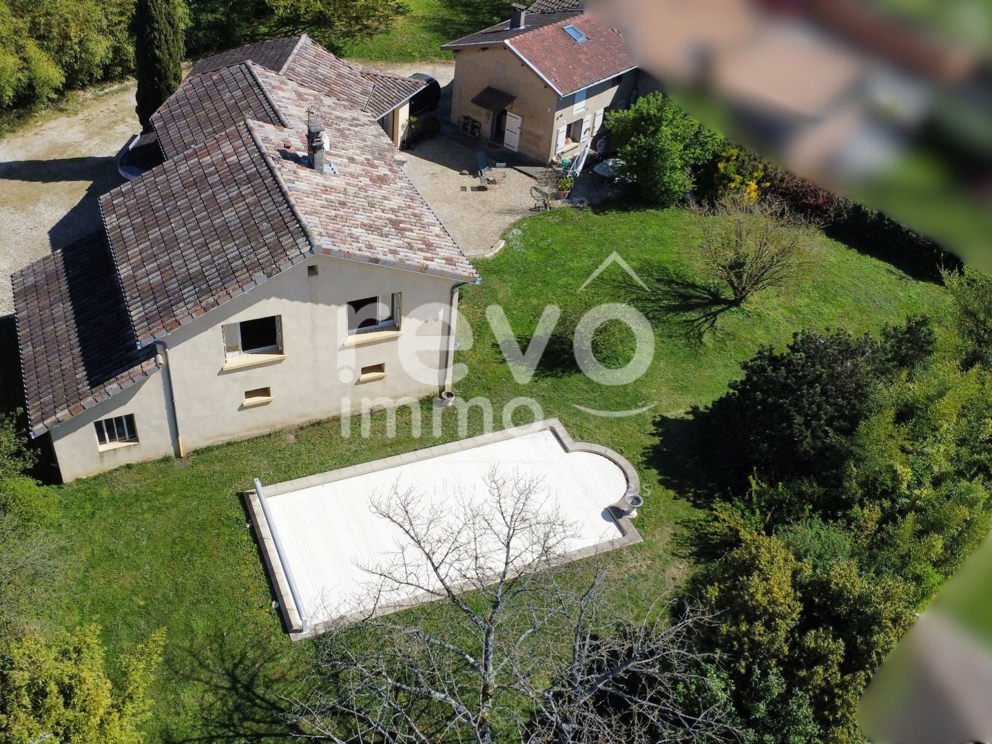 Maison à vendre - 8 pièces - 223m2 - Mionnay (01390)