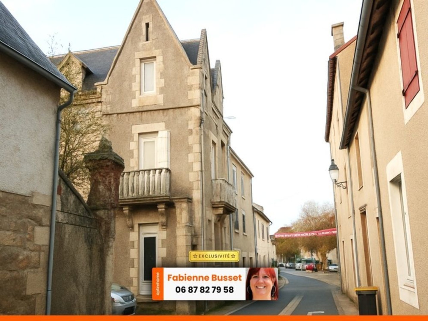 Centre ville de St SAVIN (86310) - A vendre immeuble de 3 logements comprenant 10 pièces sur un terrain de 424 m²