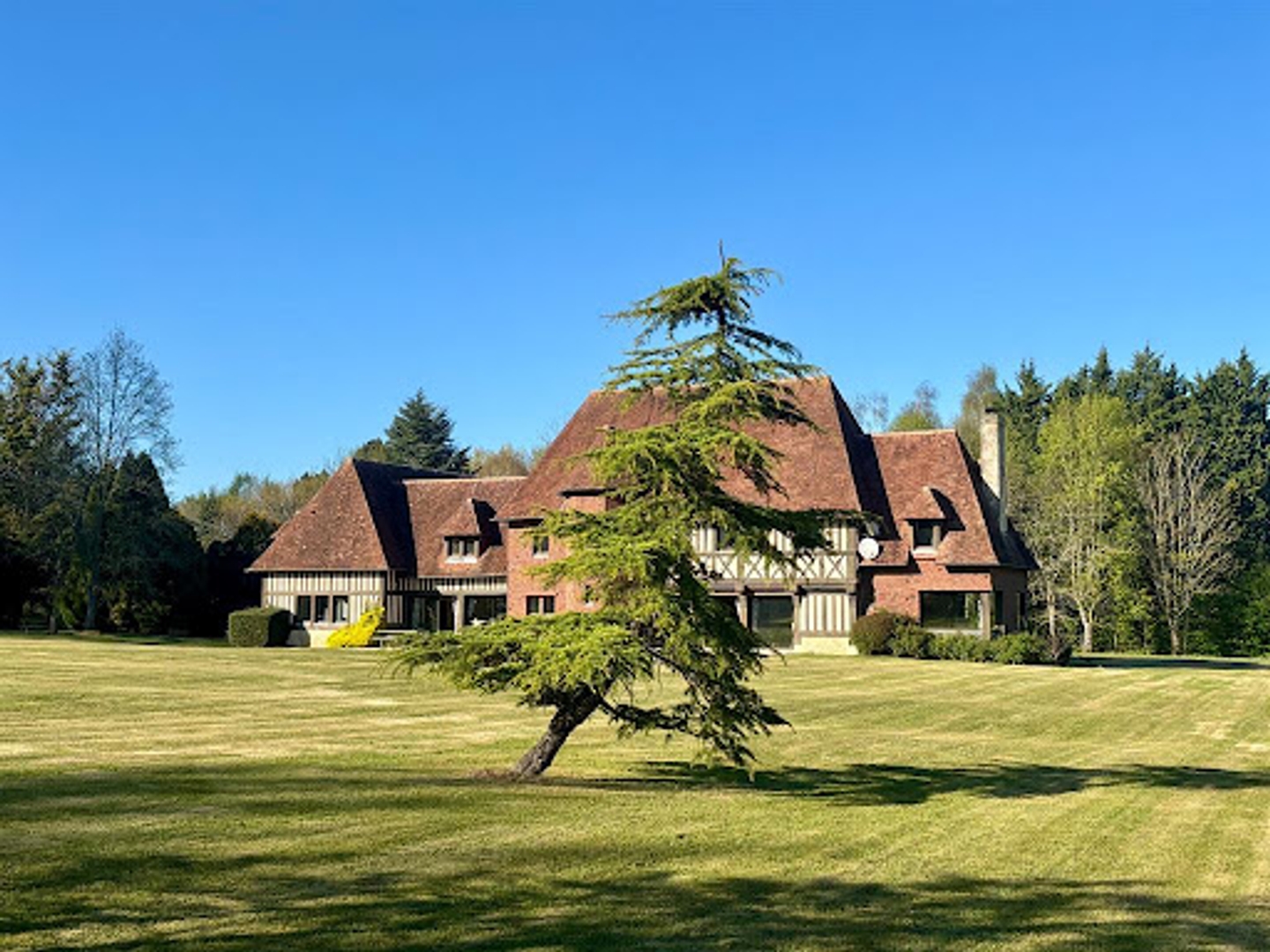 Maison à vendre - 13 pièces - 524m2 - Saint-Arnoult (14800)