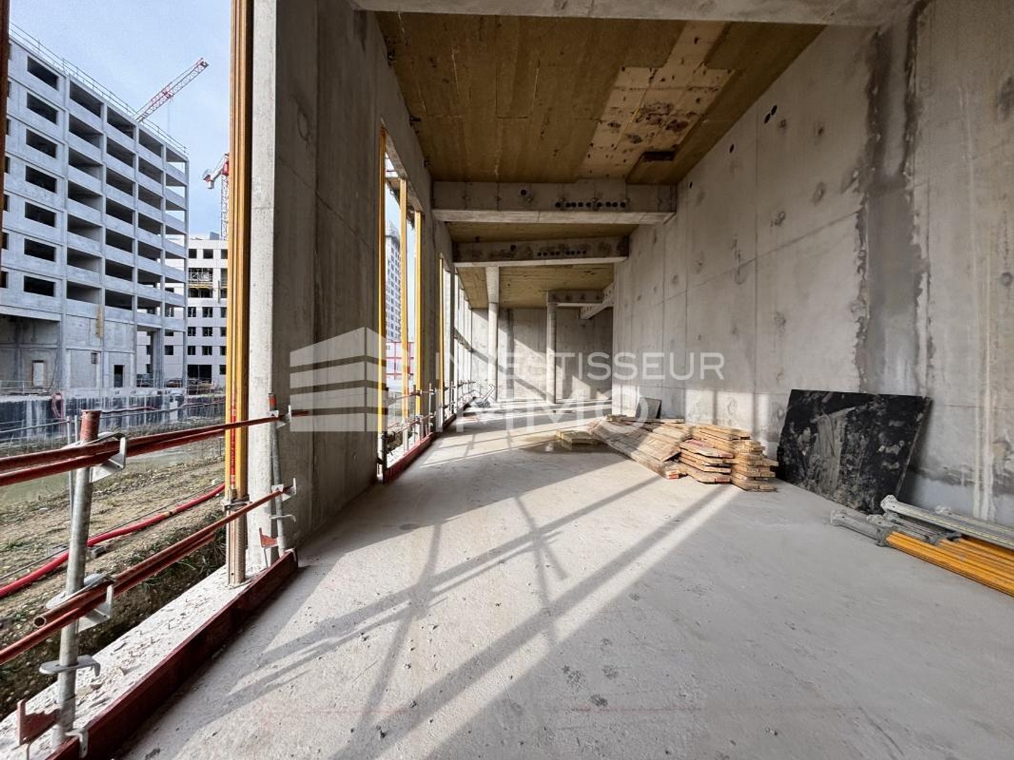 VENTE EN BLOC DE LOCAUX COMMERCIAUX NEUFS 2 836 m² IVRY-CONFLUENCE 7 LOTS