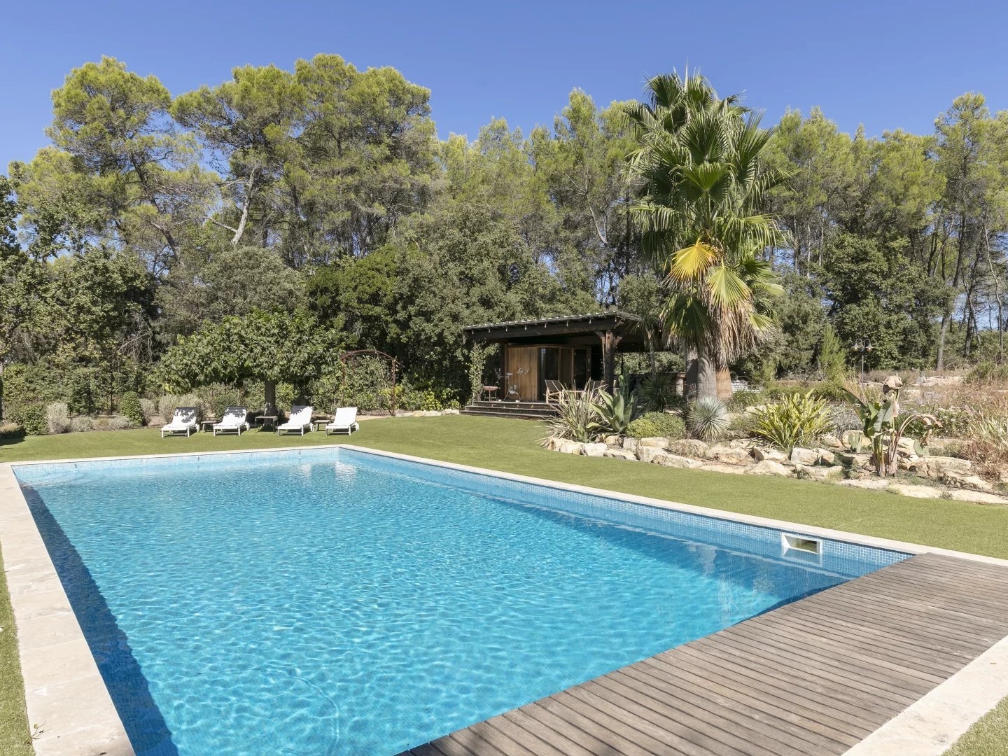 Maison à vendre - 7 pièces - 305m2 - Lorgues (83510)