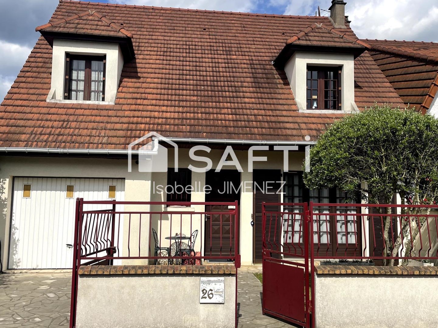 Centre ville / 4 chambres / combles / double garage