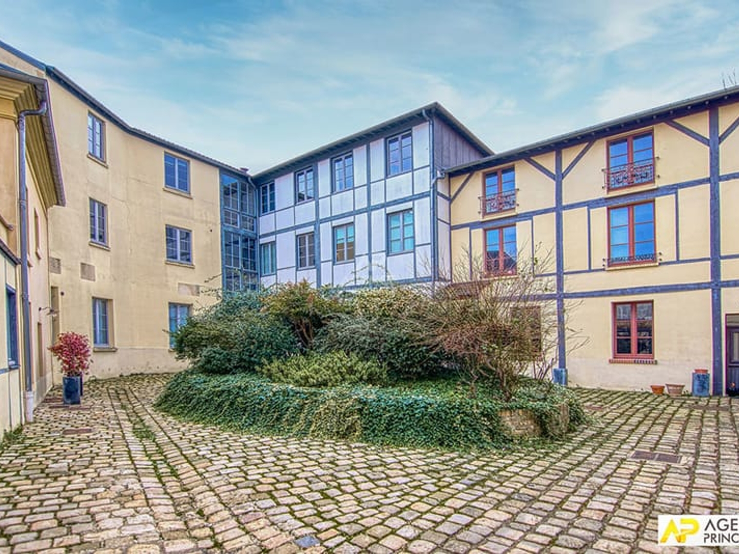 Versailles carrés Saint-Louis Appartement "esprit maison de ville de 4 pièces 127 m² au sol