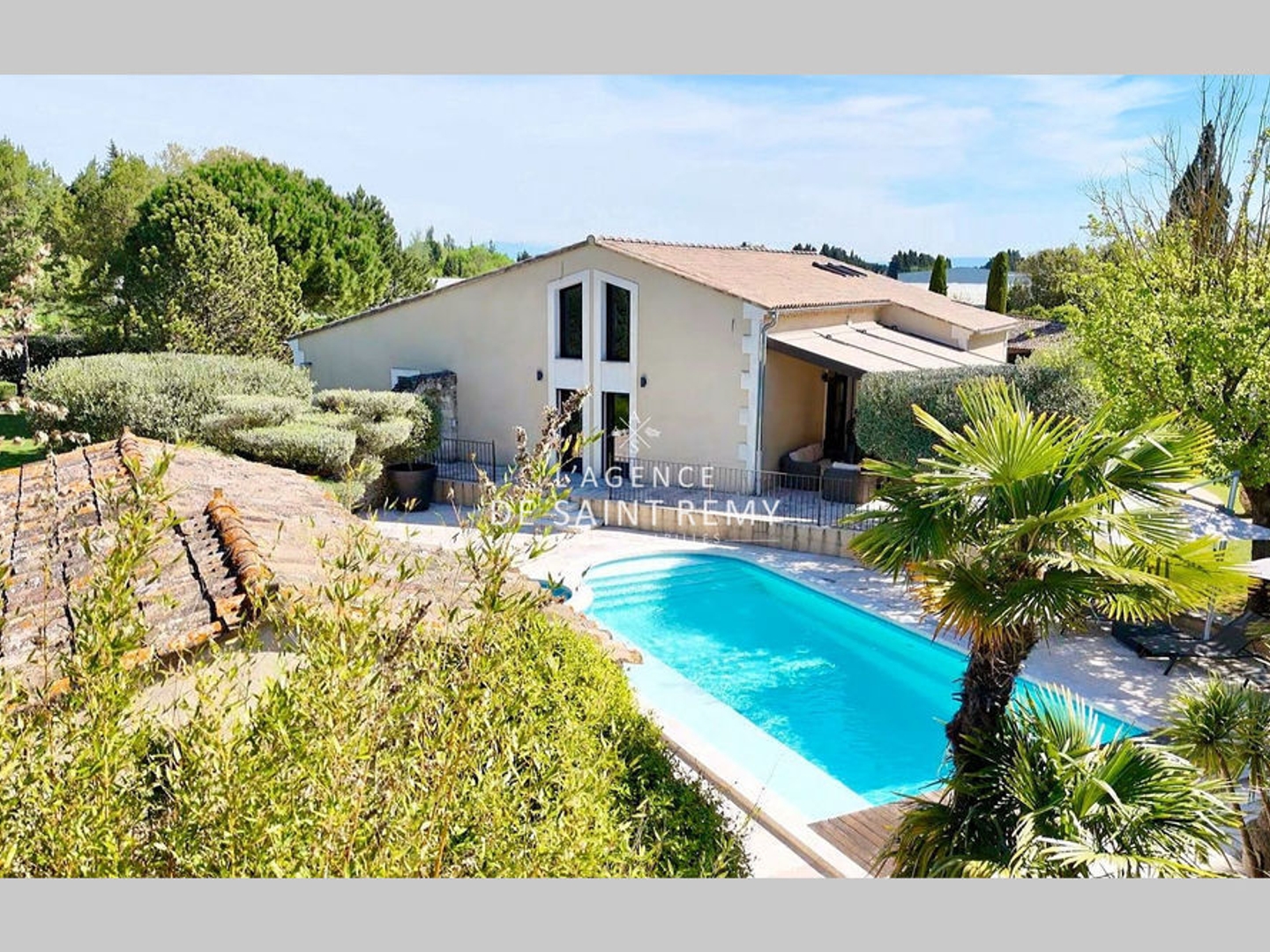 Maison à vendre - 6 pièces - 300m2 - Maillane (13910)