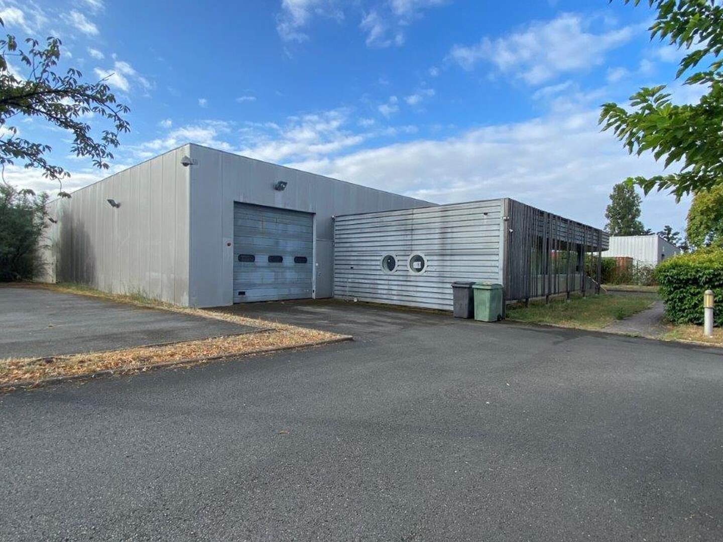 Local industriel 523 m²