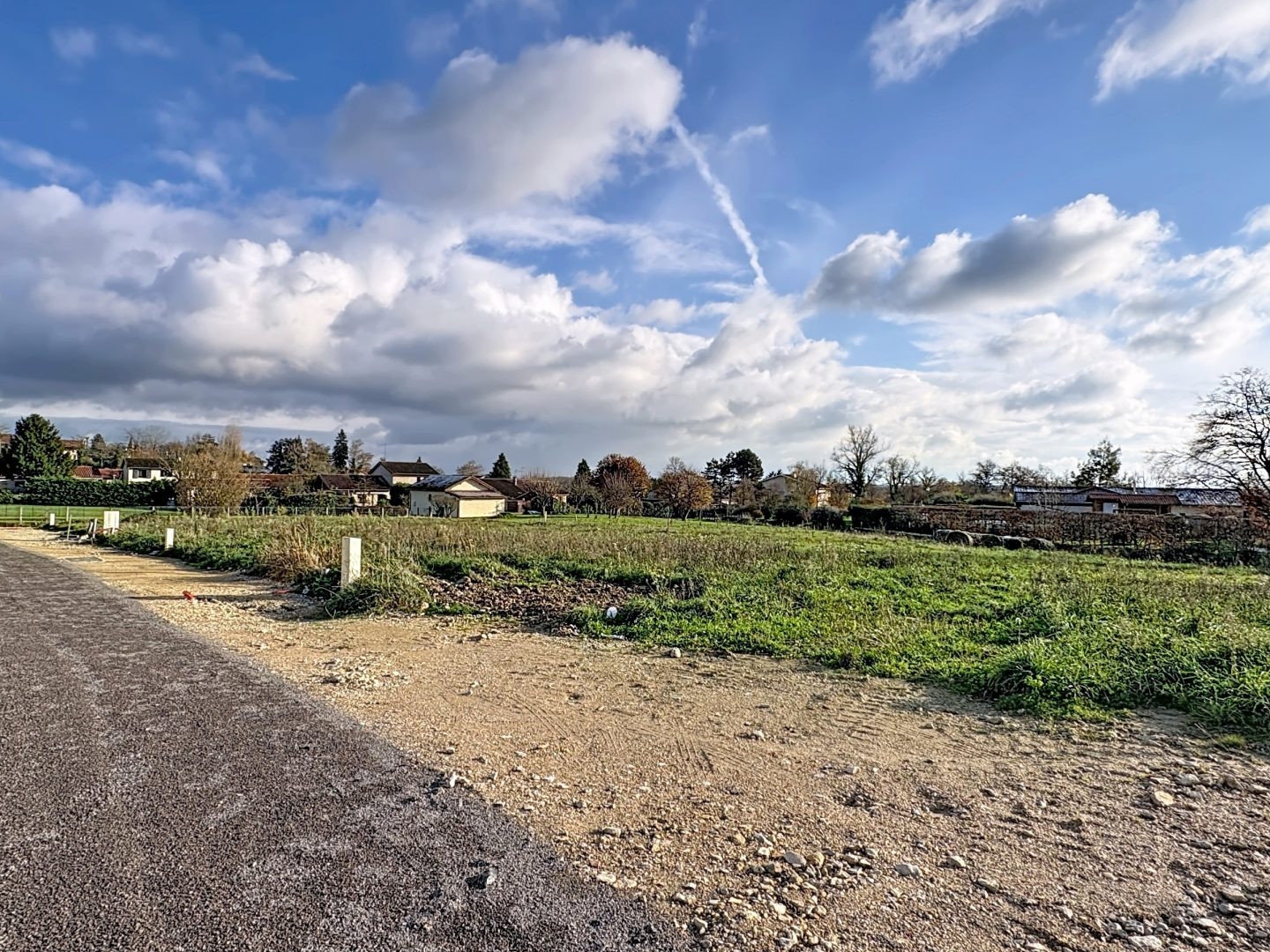 Terrain à vendre - 647m2 - Chaveyriat (01660)