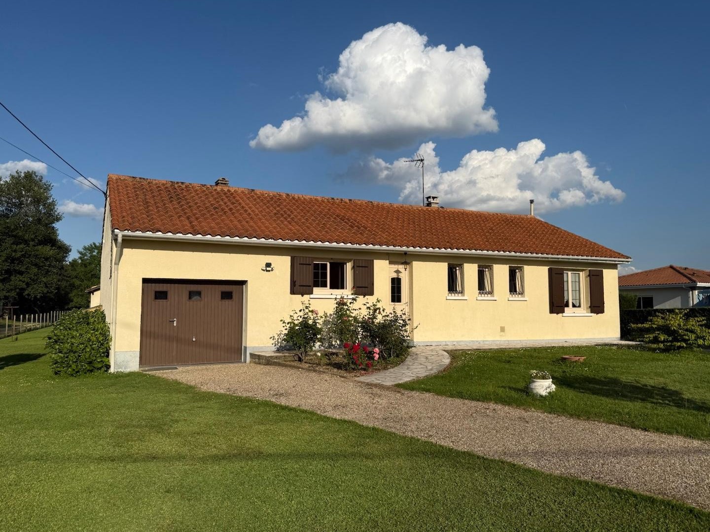 Maison de plain-pied rénovée terrain de 2 862 m2