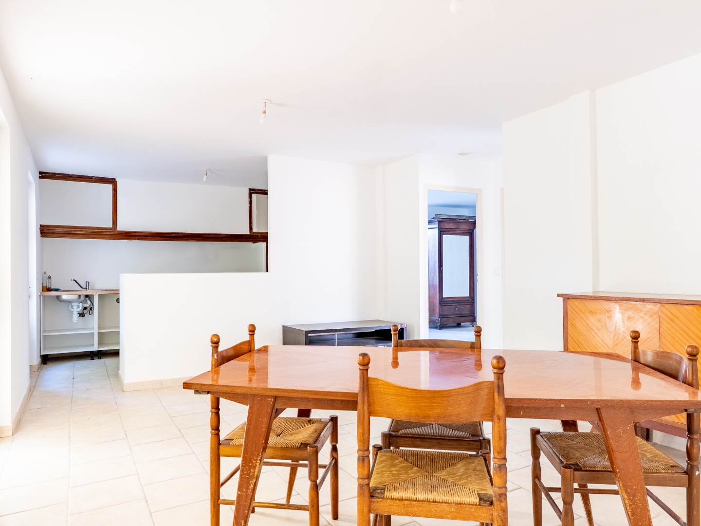 MAISON DE PLAIN PIED AVEC JARDIN PRIVATIF - A 12 KM D'AIX-EN-PROVENCE