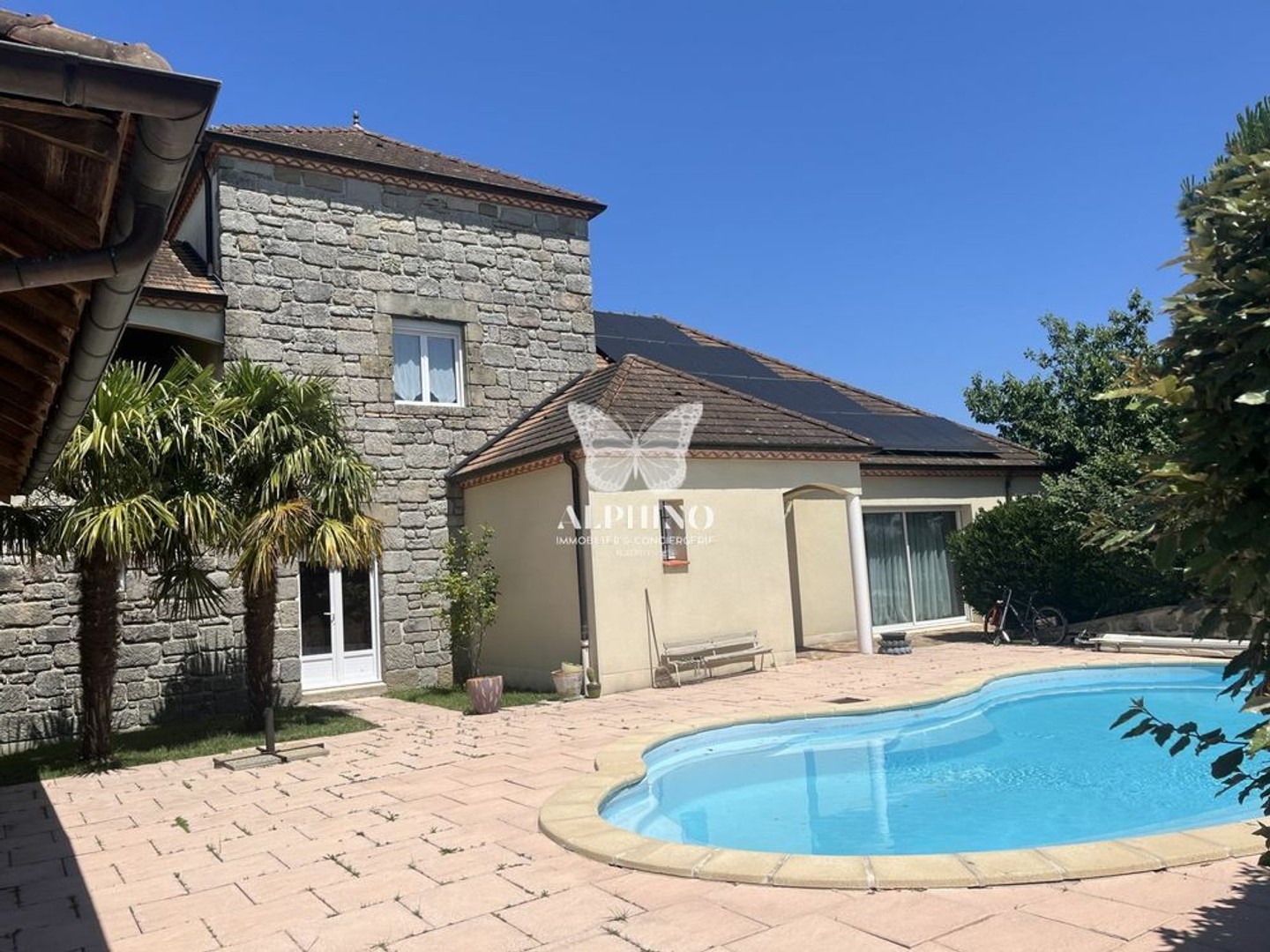 NOAILLES : maison T7 (207 m²) en vente