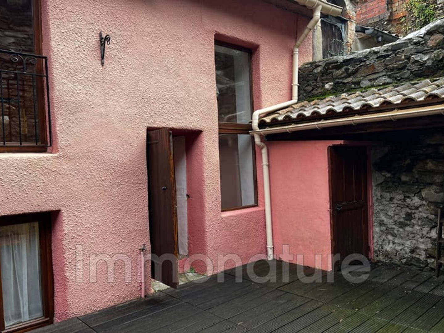 Immeuble 3 pièces 202 m²