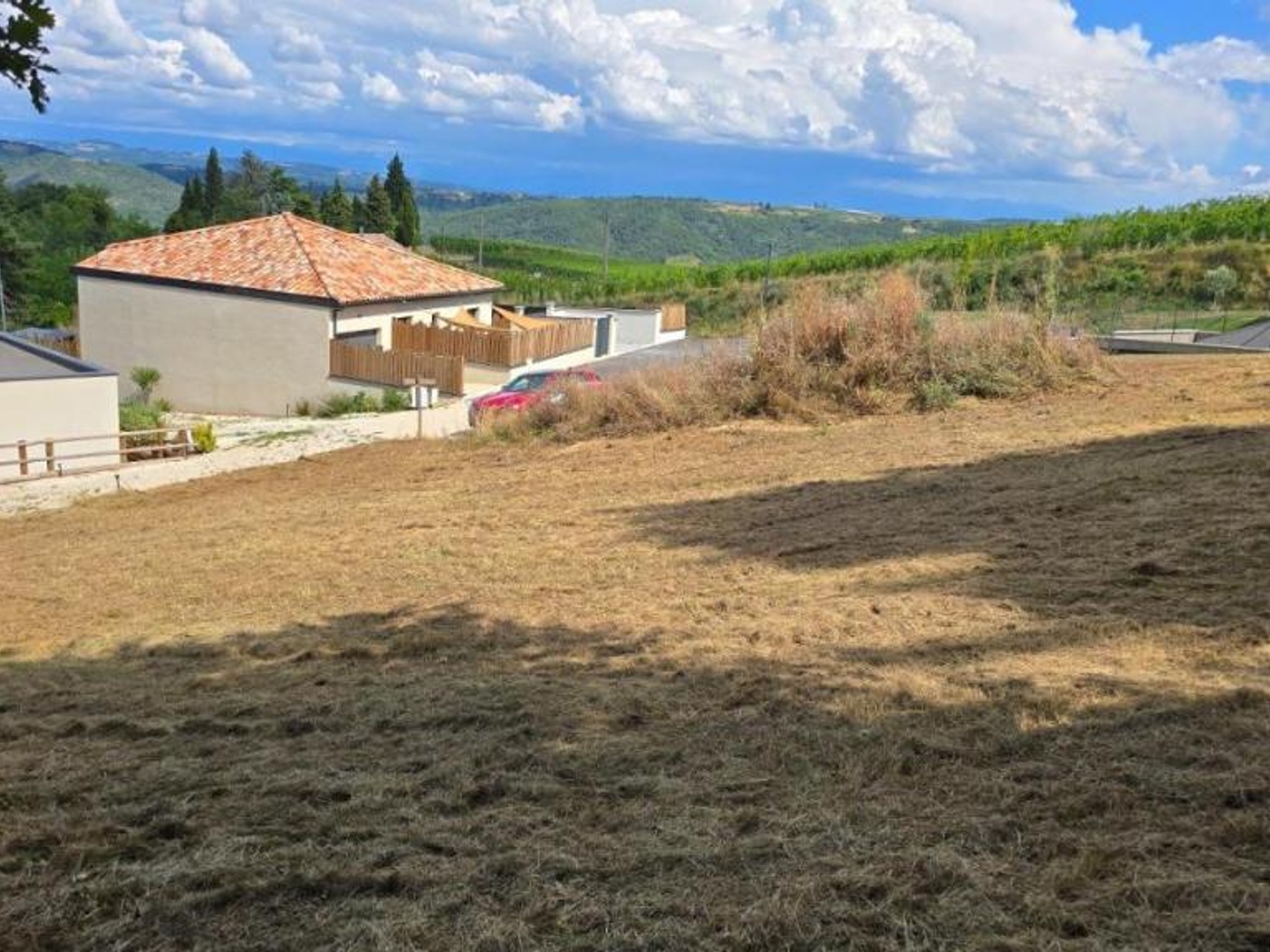 Terrain 708 m²