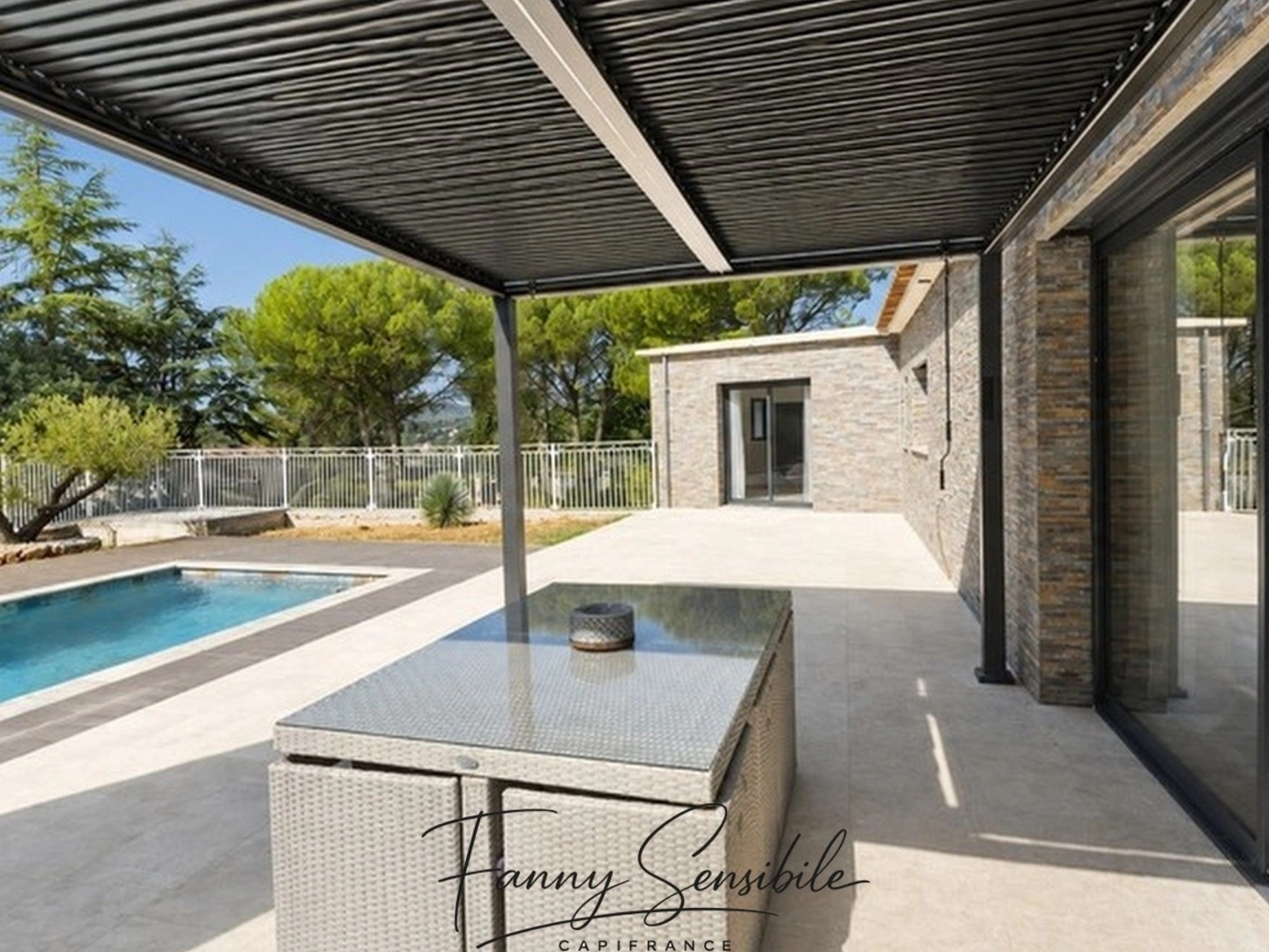 Maison à vendre - 5 pièces - 140m2 - Saint-Maximin-La-... (83470)