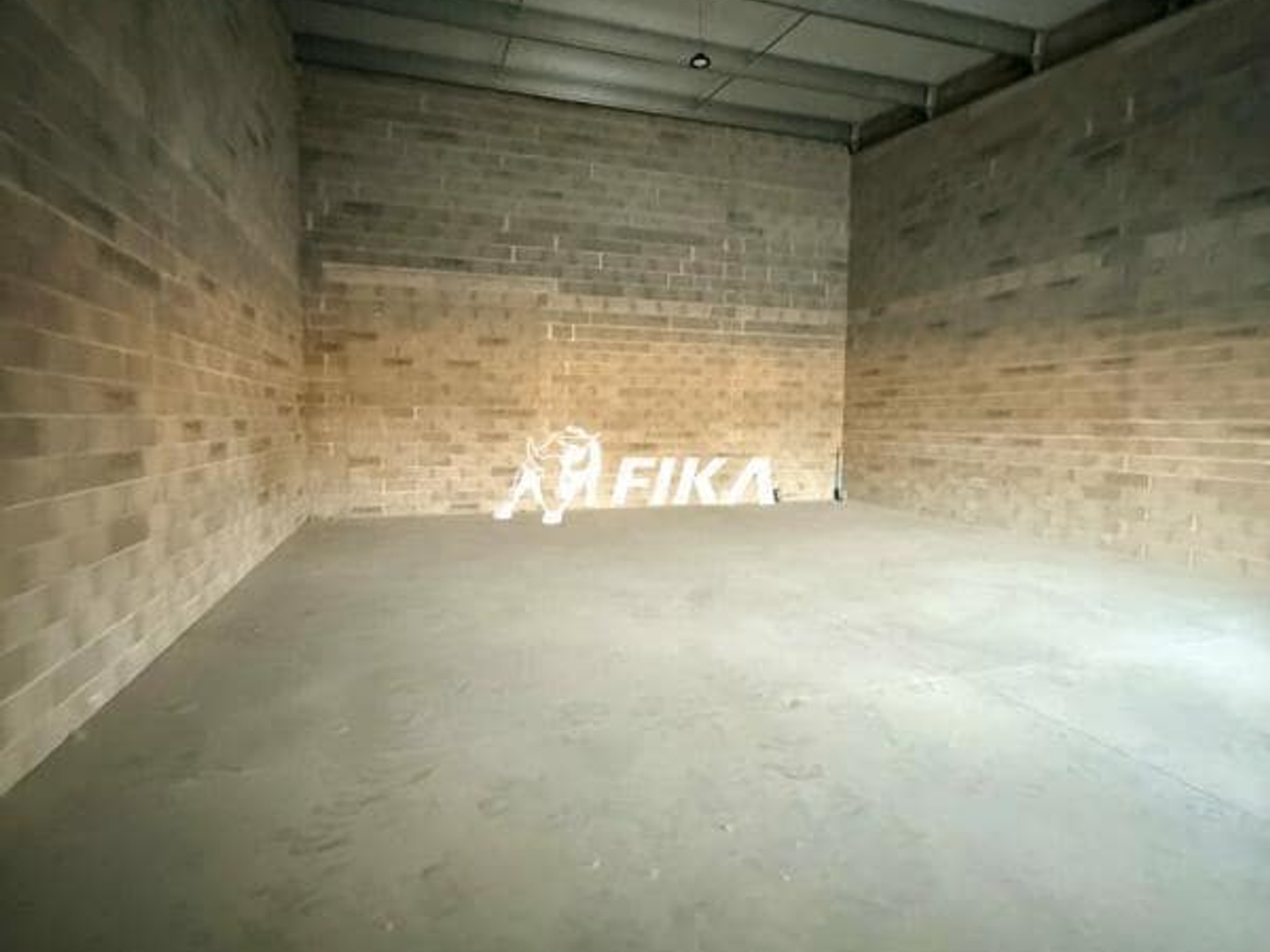 LOCAL D'ACTIVITE A VENDRE