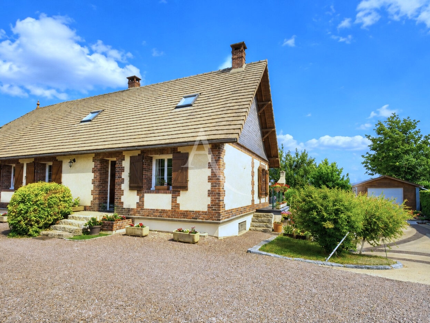 Ensemble immobilier proche ETREPAGNY