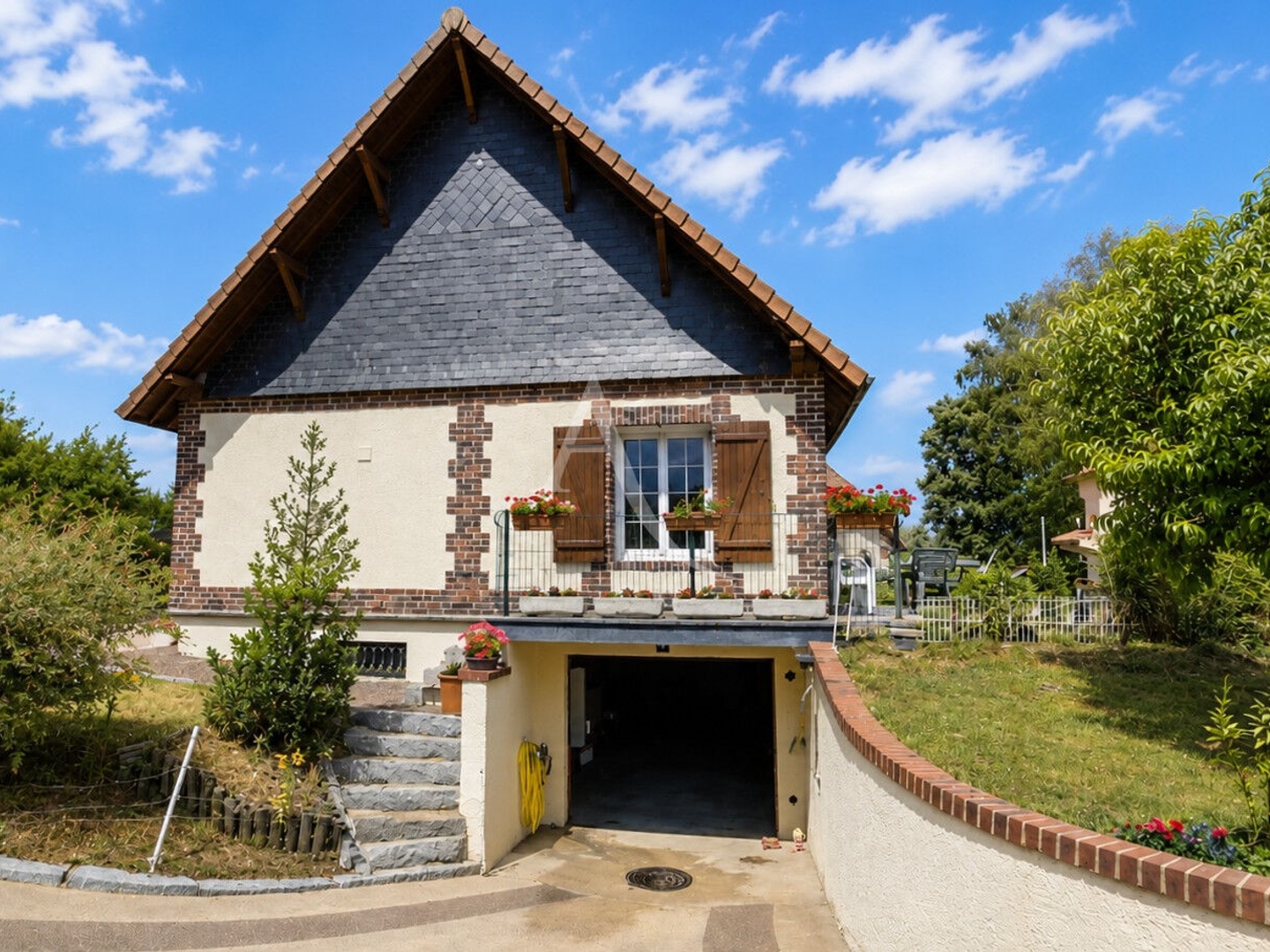 Immeuble à vendre - 8 pièces - 203m2 - Étrépagny (27150)