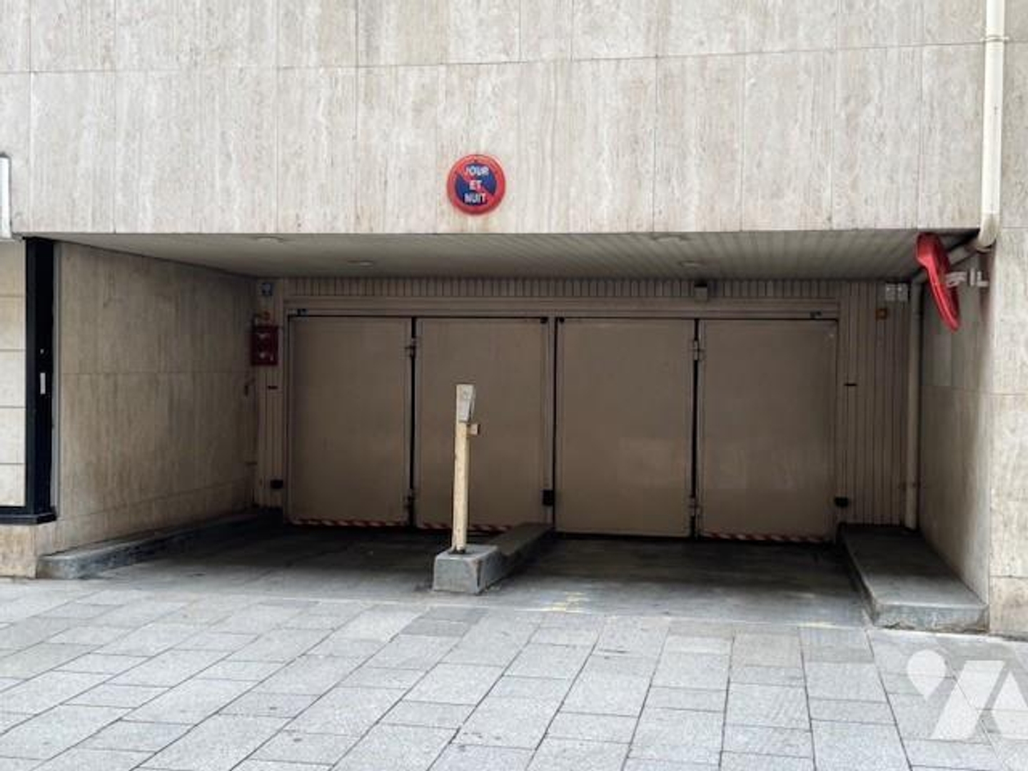 Parking / garage / box à vendre - 12m2 - Neuilly-Sur-Seine (92200)