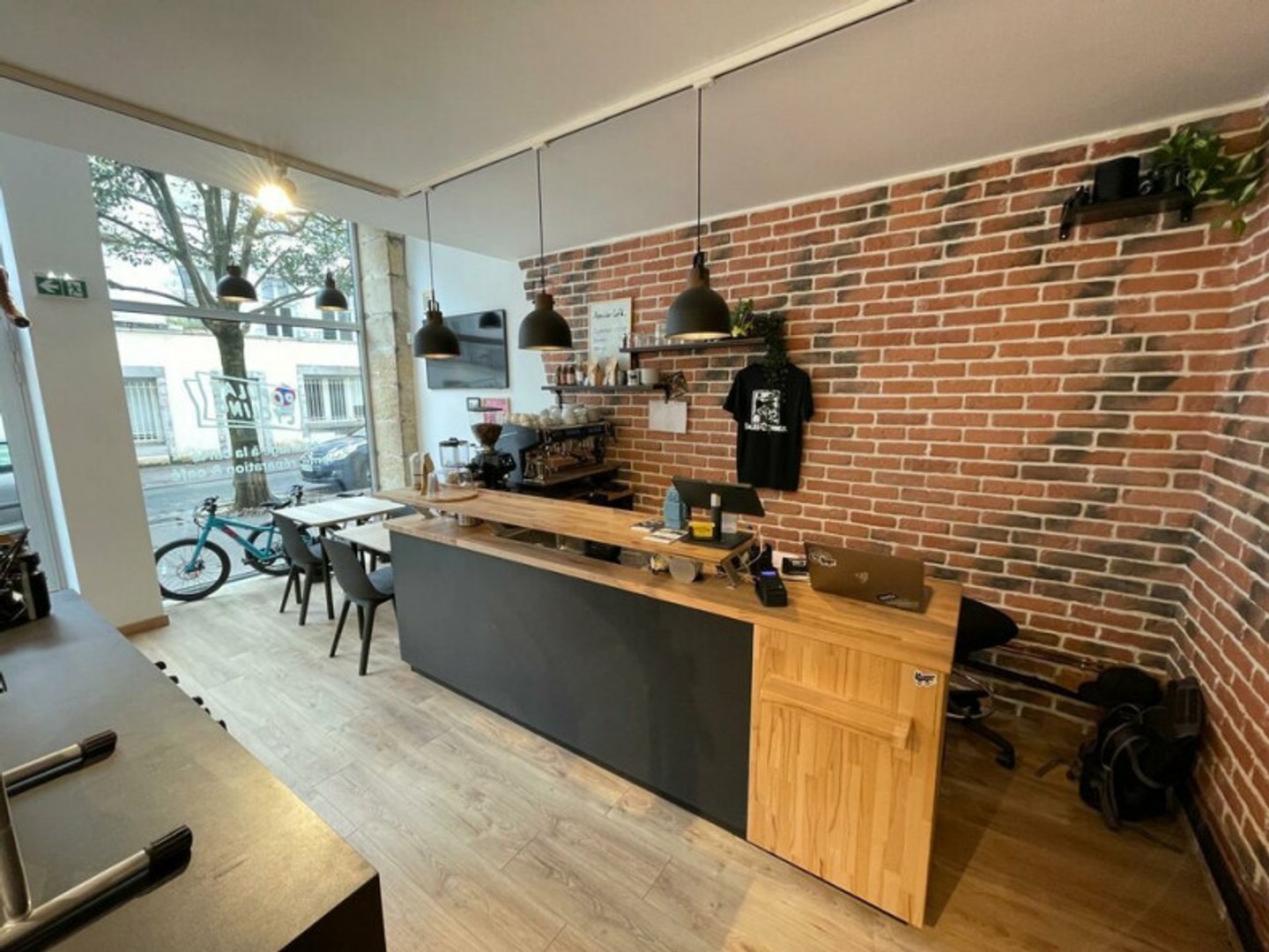 Local commercial 60 m²