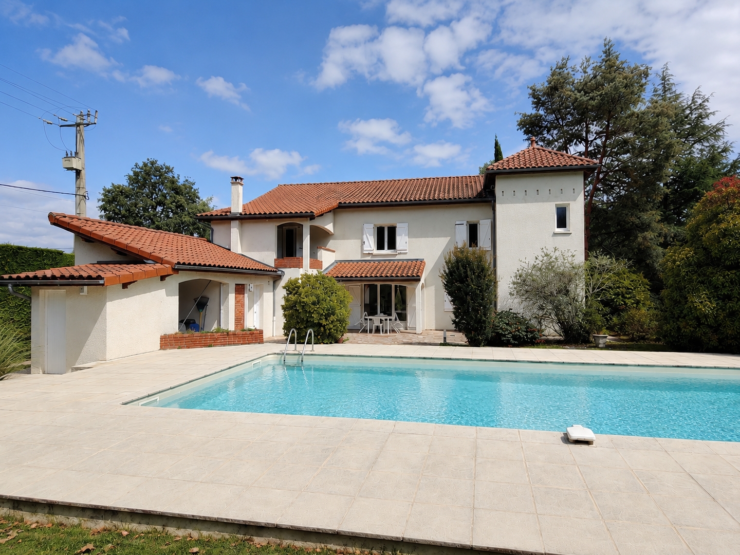 Maison 5 pièces 232 m²