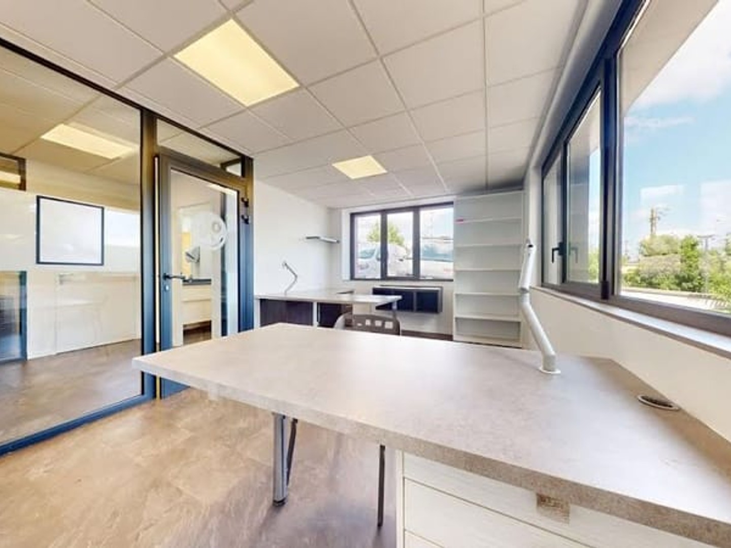 Local 8 pièces 194 m²