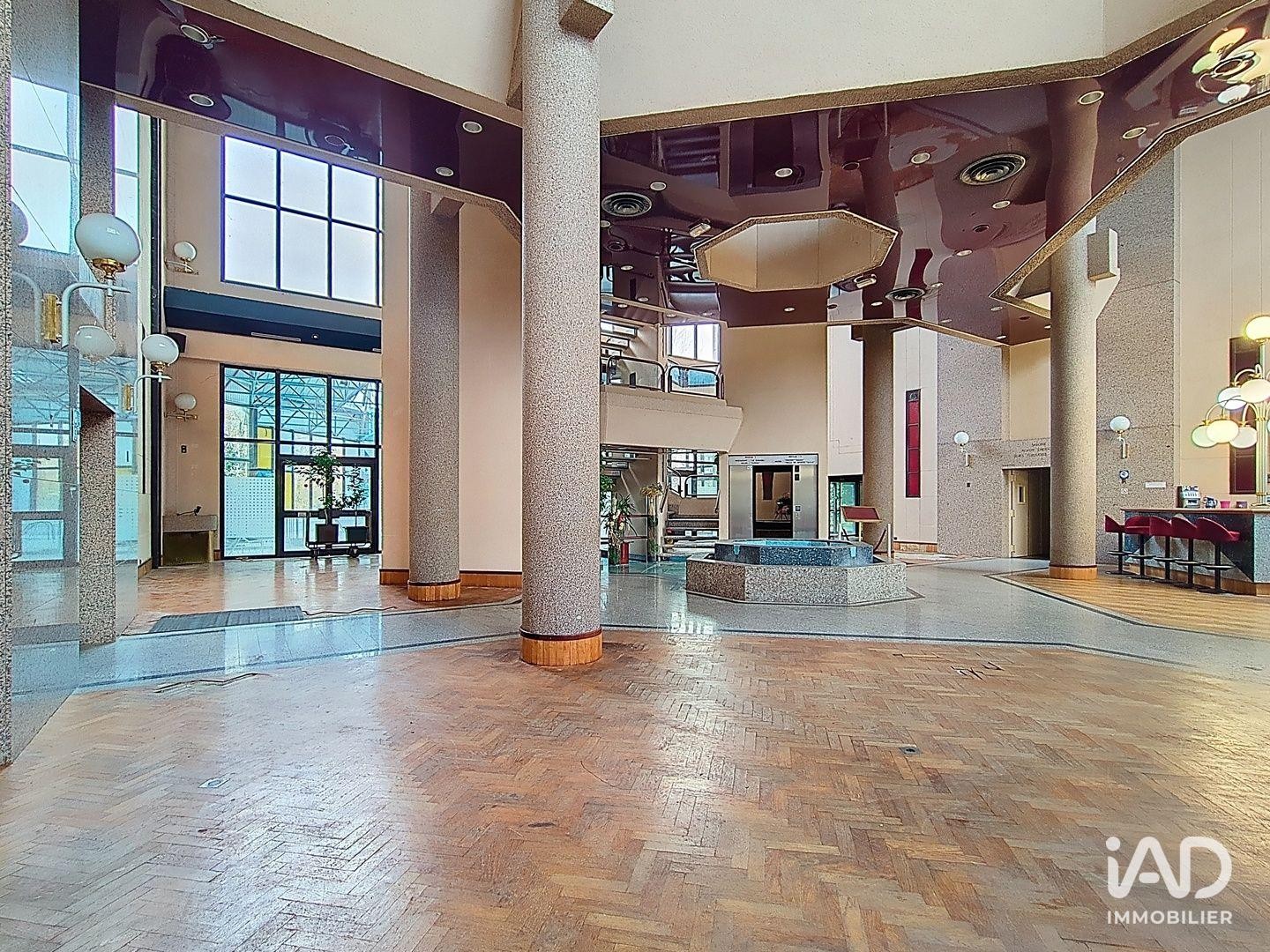 Commerce 13000 m²