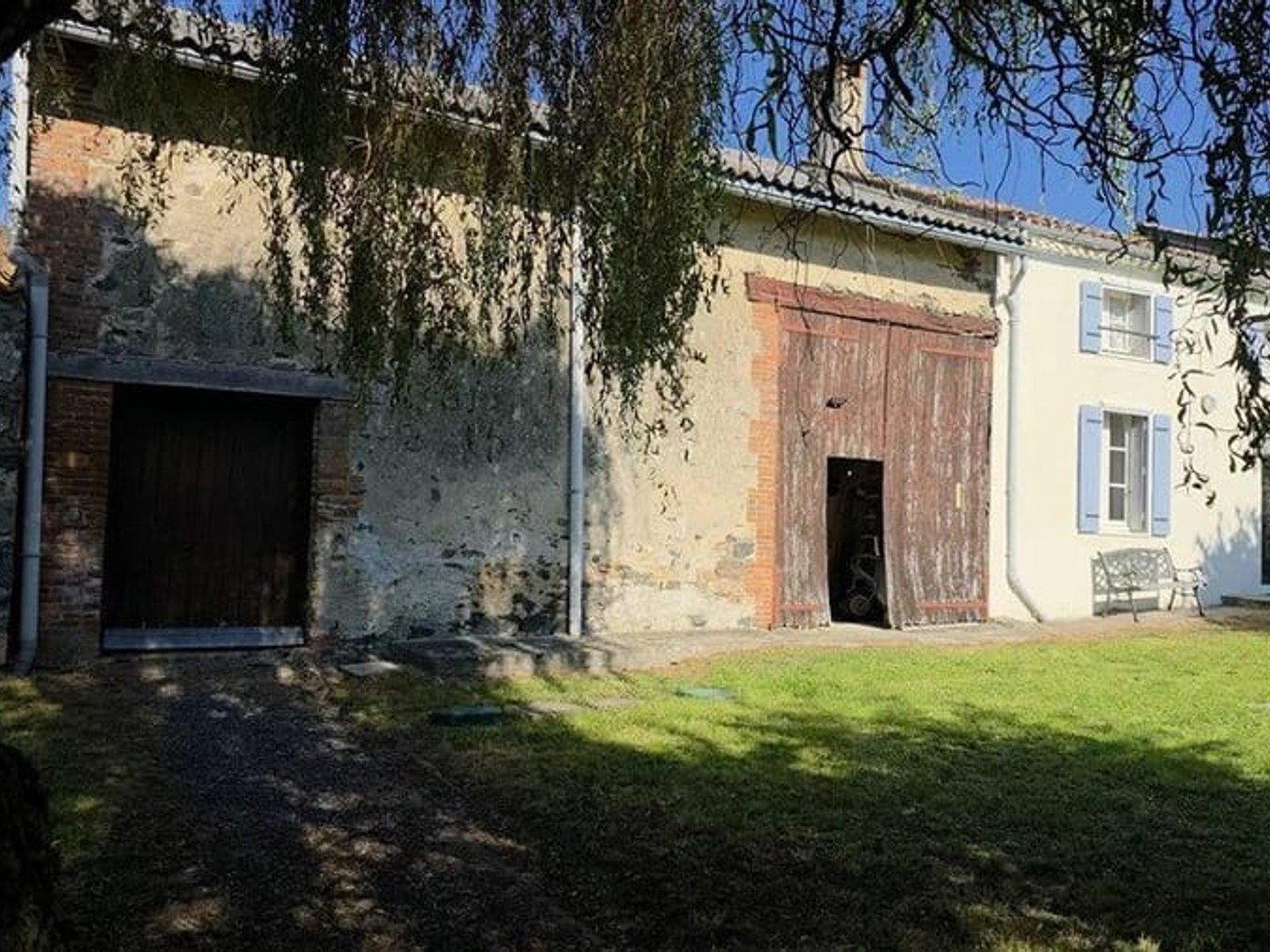 À vendre - Maison 2 chambres, grange, four à pain sur 2228 m² St Barbant 87