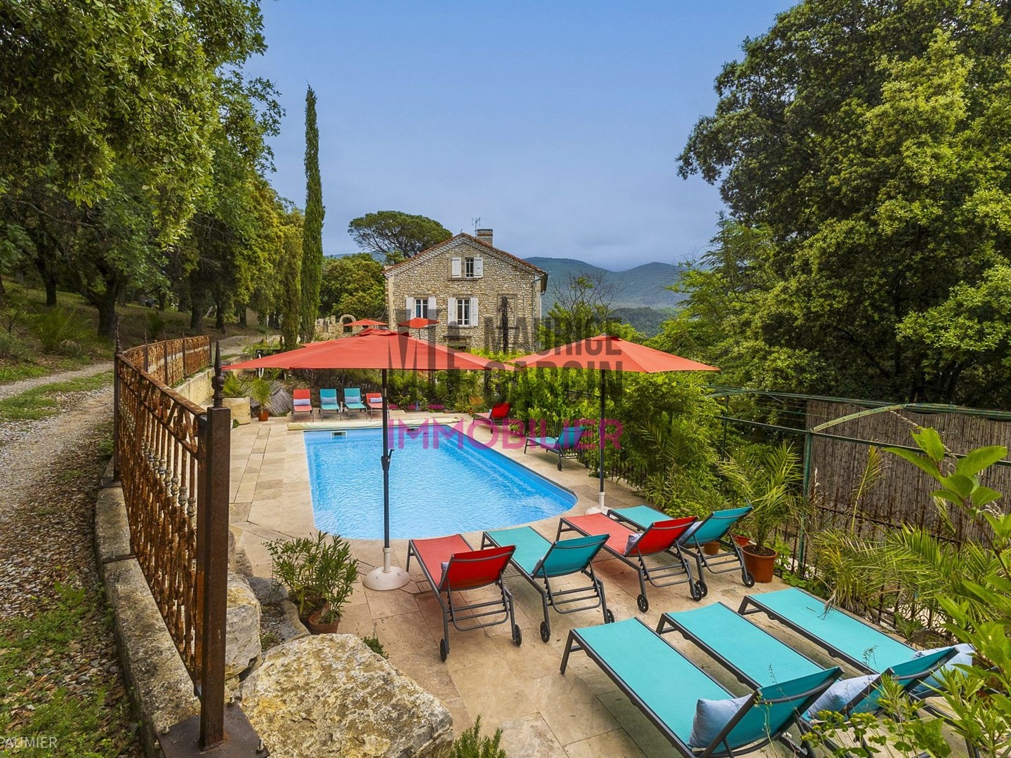 Maison 14 pièces 330 m²