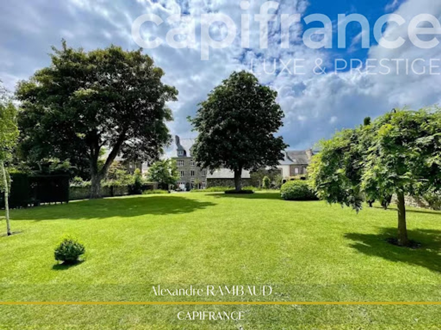 Immeuble à vendre - 17 pièces - 435m2 - Dol-De-Bretagne (35120)