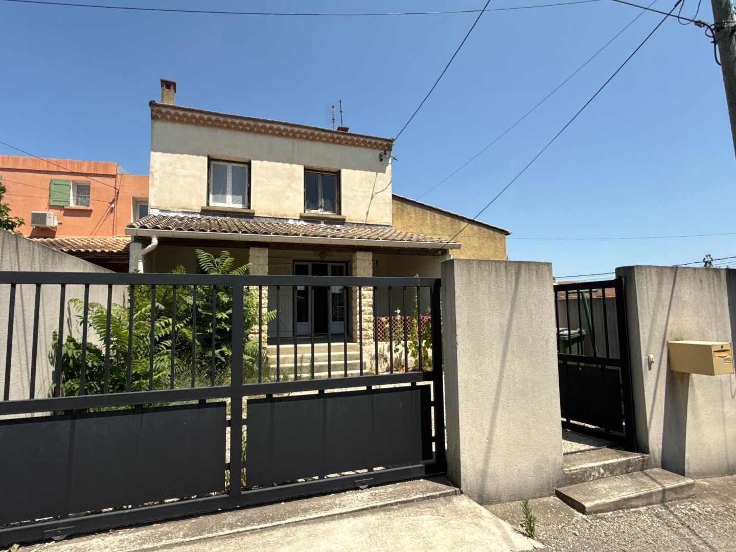 Maison en R+1 T3 avec cour attenante